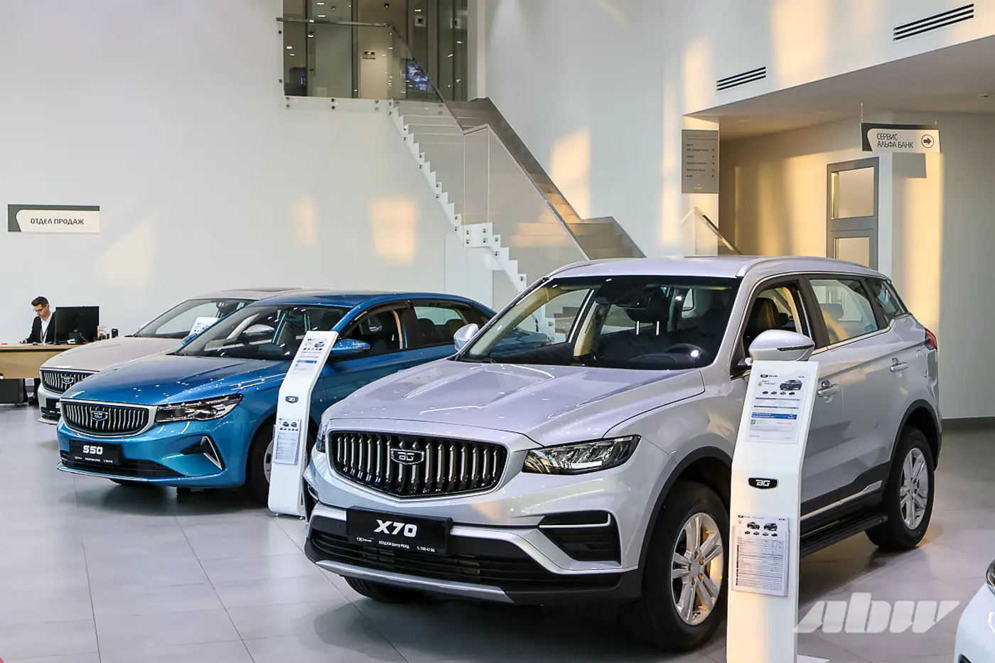Новые автомобили доступны всем: приятные цены и выгодные кредиты в «БЕЛДЖИ Центр МКАД» на Хмаринской, 8