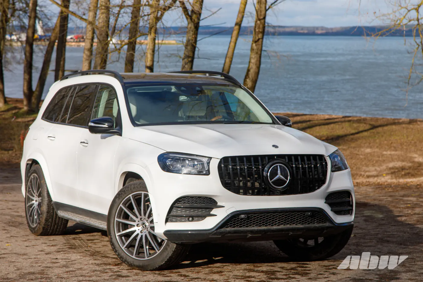 Надо радоваться, не надо напрягаться: секонд-тест Mercedes-Benz GLS450
