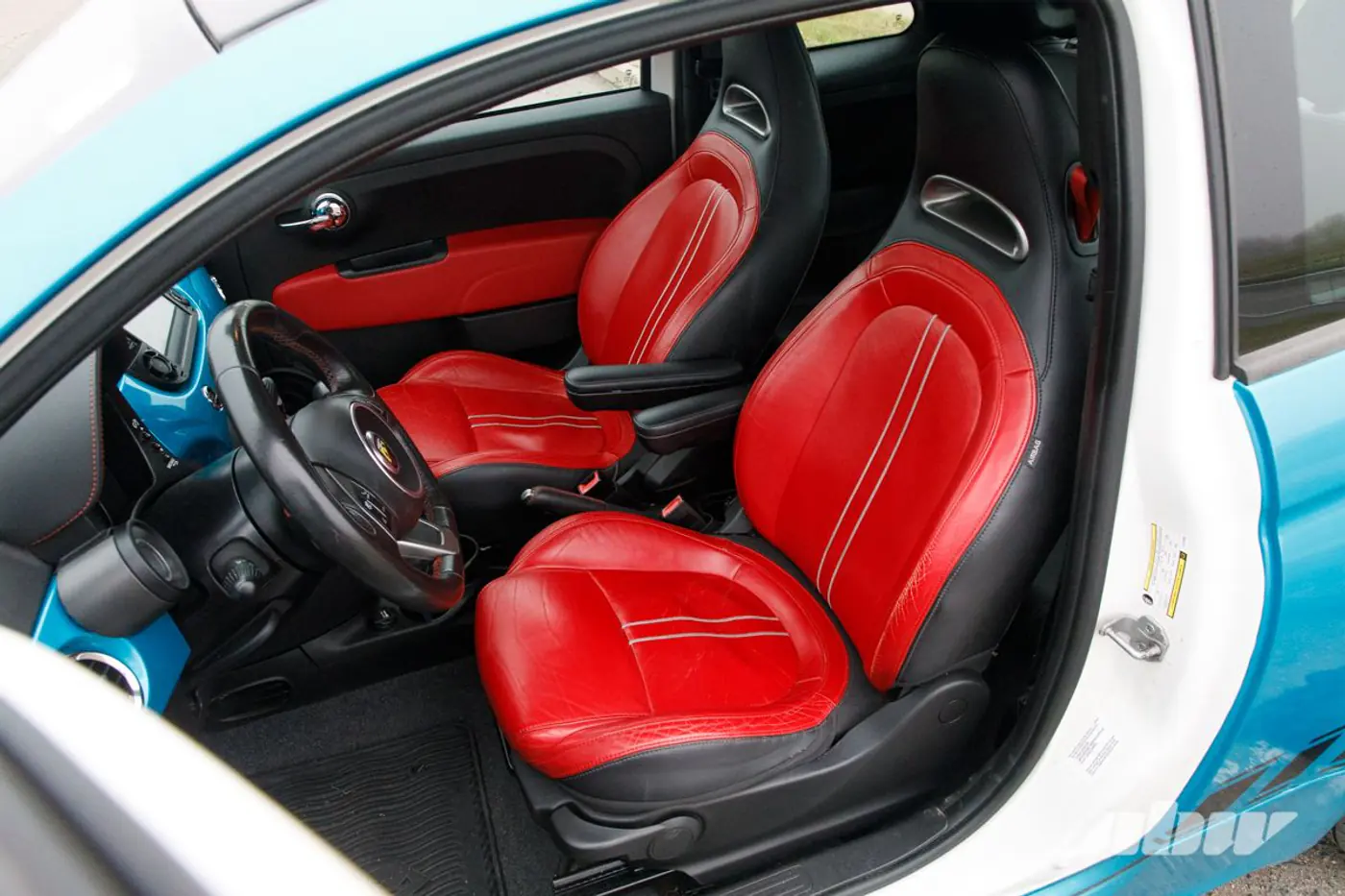 Жаль, «скорпион»! Присматриваемся к Abarth 500