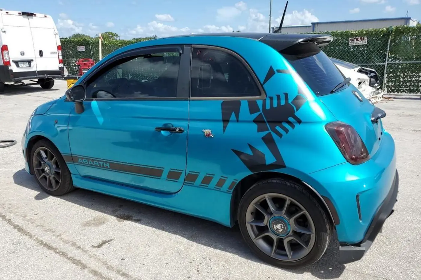 Жаль, «скорпион»! Присматриваемся к Abarth 500
