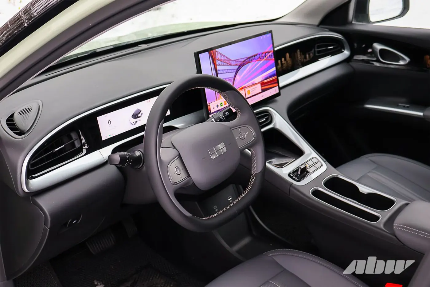 Хит китайского рынка в белорусских реалиях: тест-драйв Geely EX2
