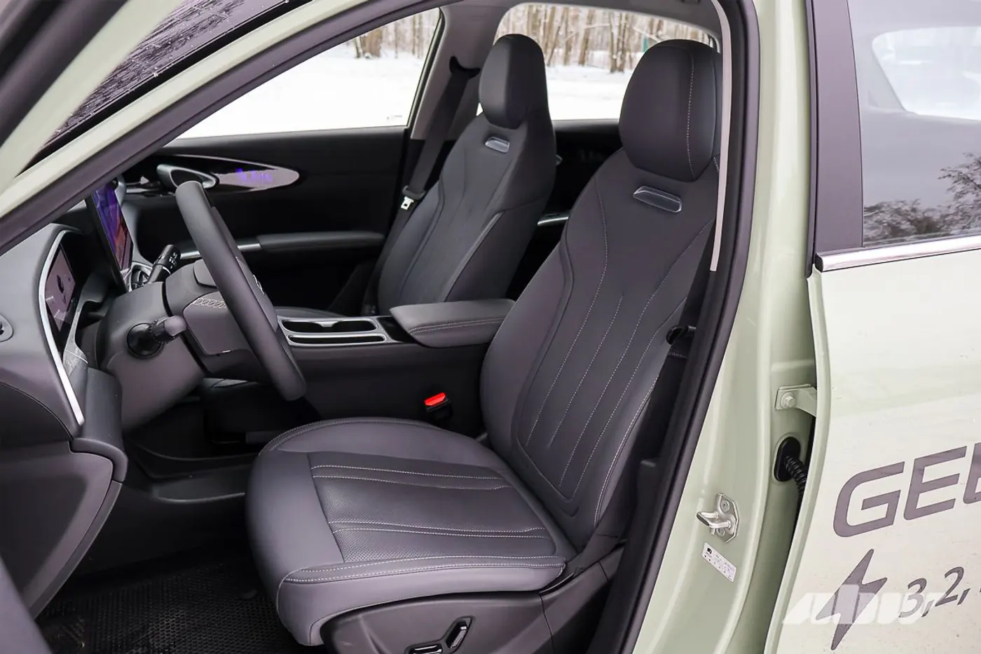 Хит китайского рынка в белорусских реалиях: тест-драйв Geely EX2