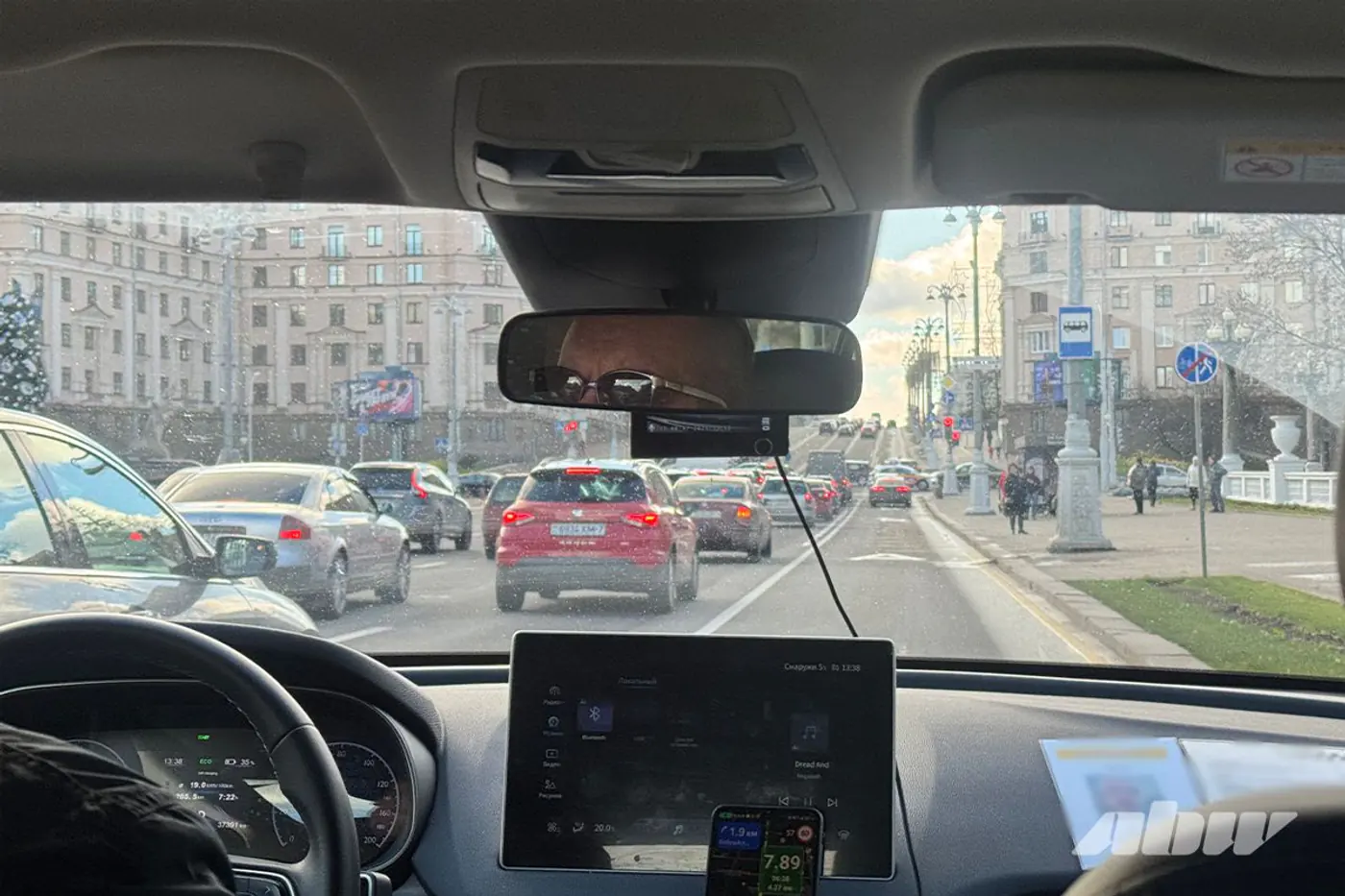 Прикинуться «электричкой»: полоса общественного транспорта глазами участников дорожного движения