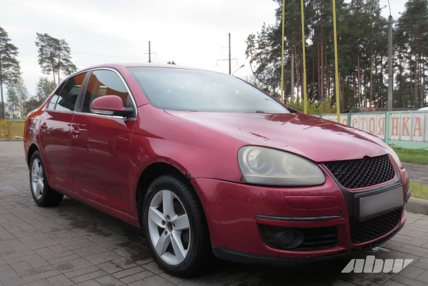 VW_Jetta_спереди_справа