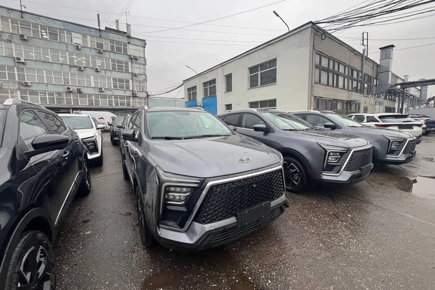 У дилера в России замечены 70 «Москвичей 5»: автомобили закупили как машины с пробегом