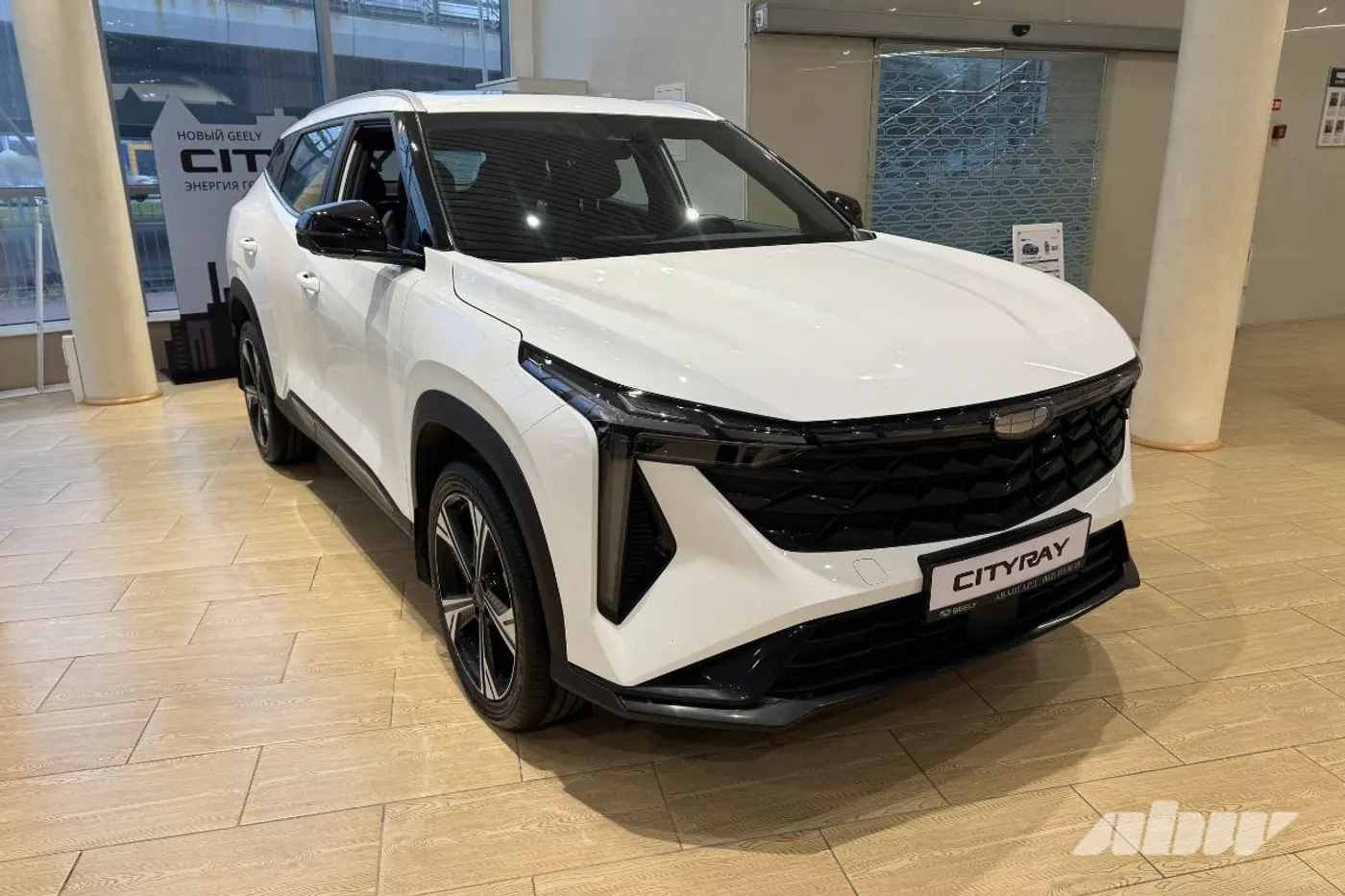 BELGEE, Geely и LADA – сравнили цены в России и Беларуси