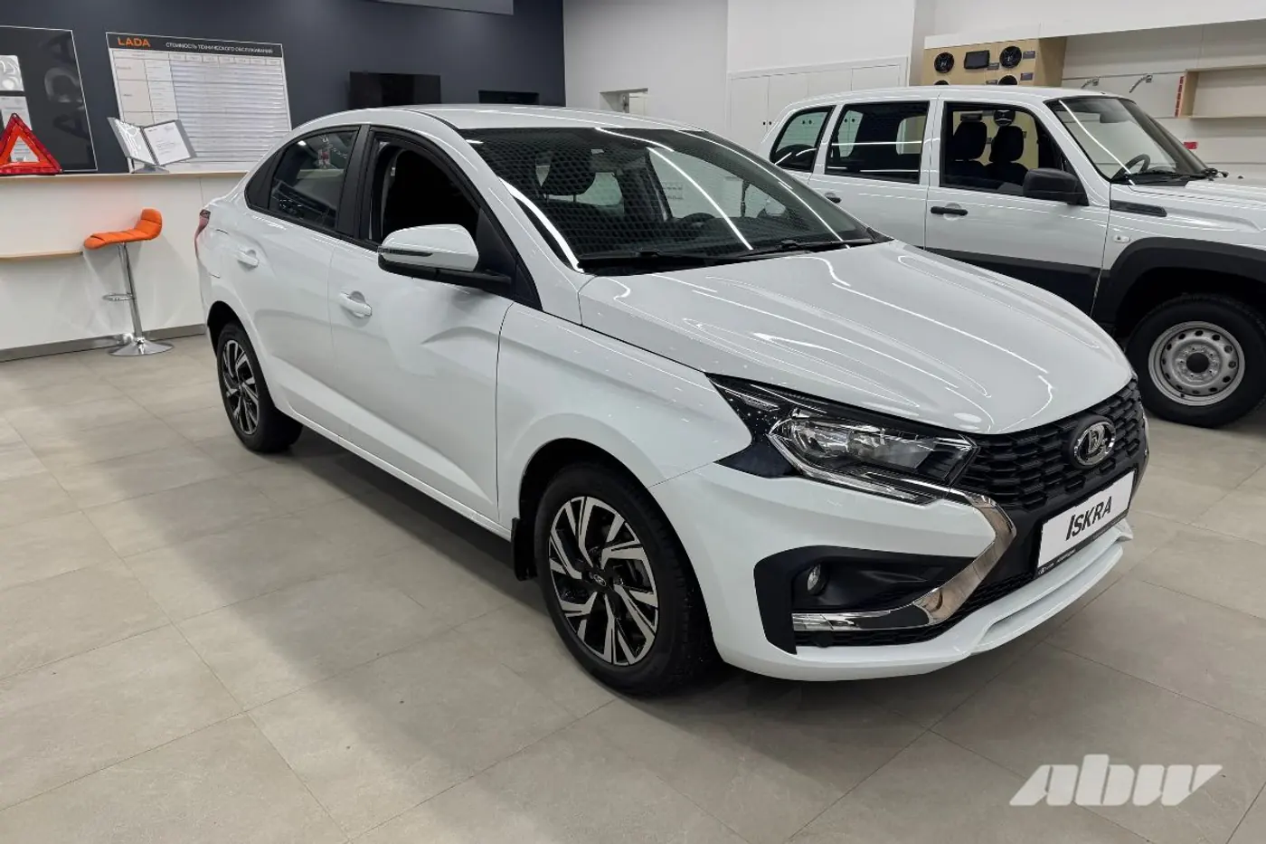 BELGEE, Geely и LADA – сравнили цены в России и Беларуси
