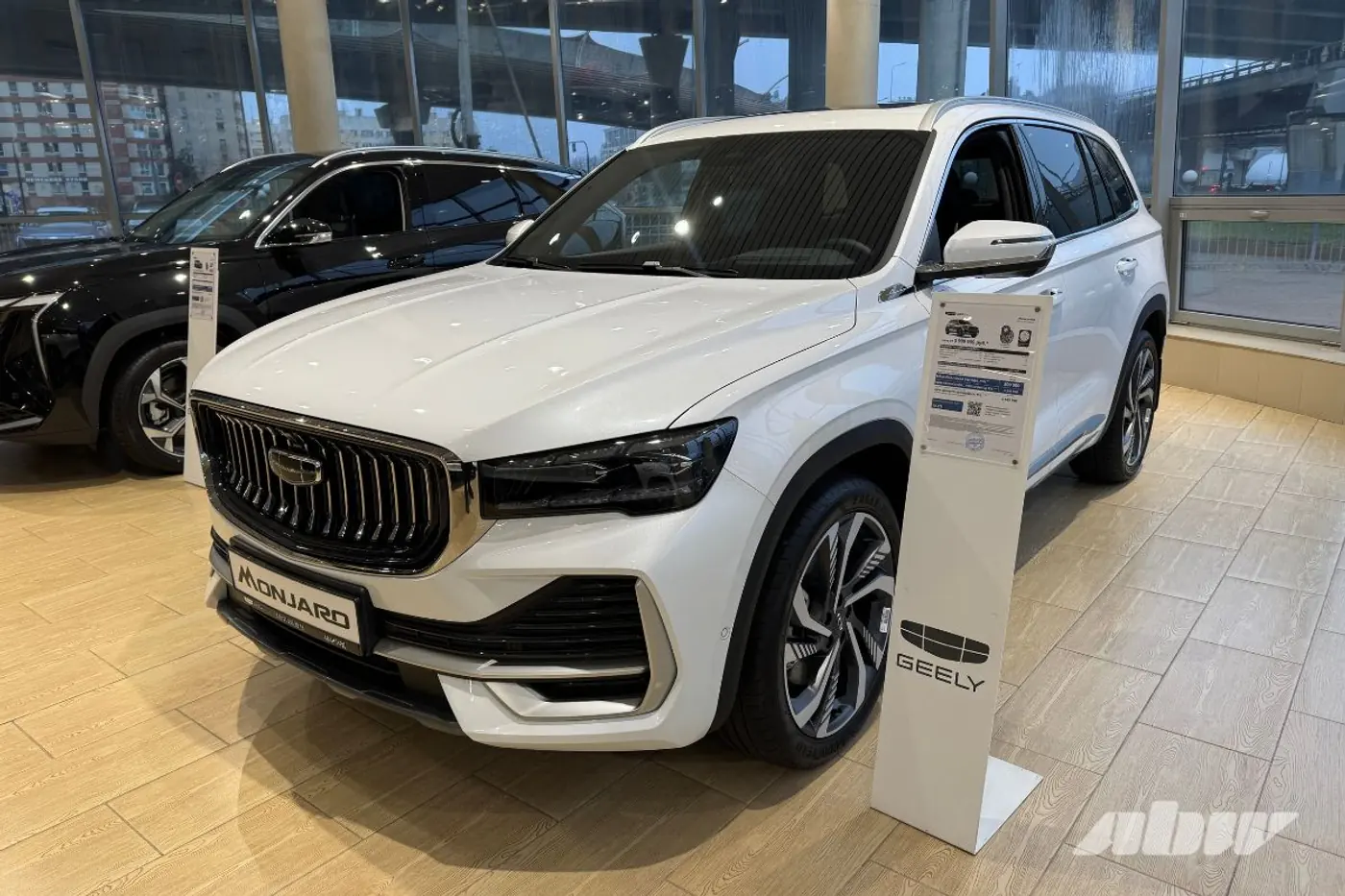 BELGEE, Geely и LADA – сравнили цены в России и Беларуси