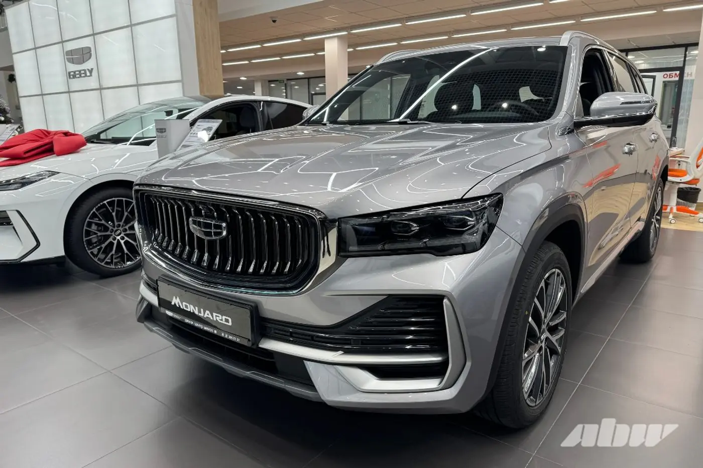 BELGEE, Geely и LADA – сравнили цены в России и Беларуси