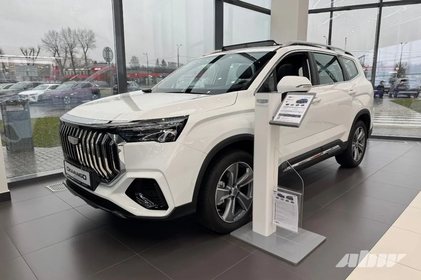 BELGEE, Geely и LADA – сравнили цены в России и Беларуси