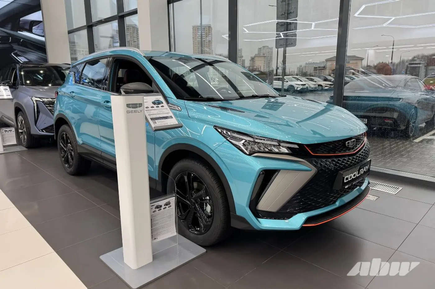 BELGEE, Geely и LADA – сравнили цены в России и Беларуси