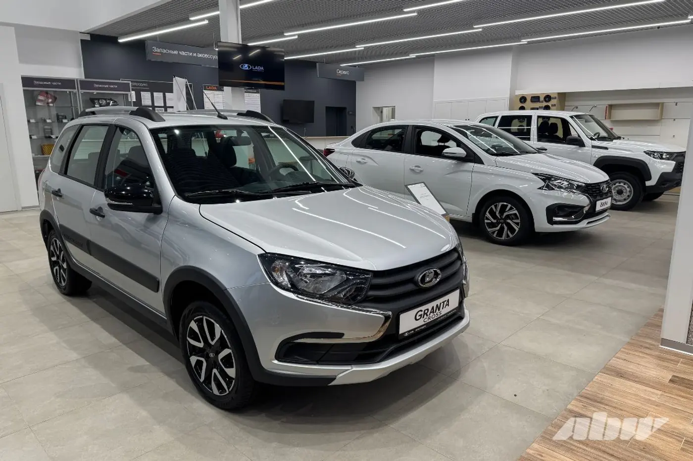 BELGEE, Geely и LADA – сравнили цены в России и Беларуси