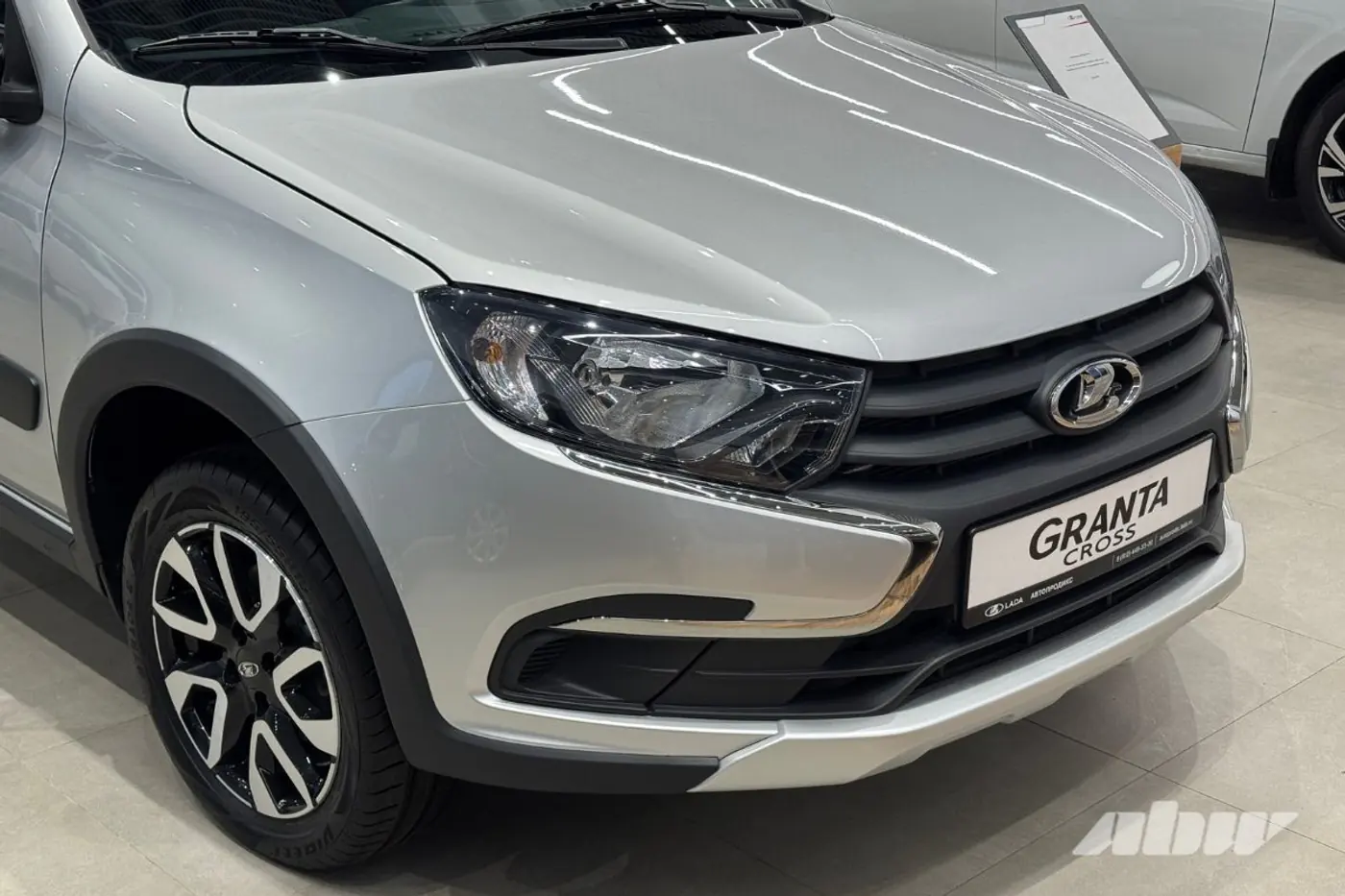 BELGEE, Geely и LADA – сравнили цены в России и Беларуси