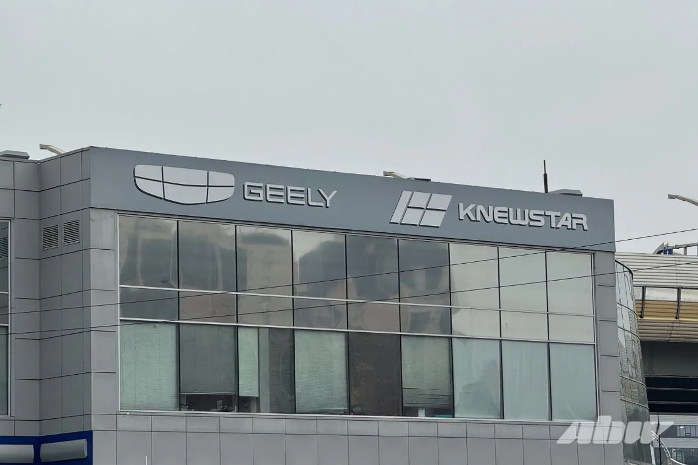 BELGEE, Geely и LADA – сравнили цены в России и Беларуси
