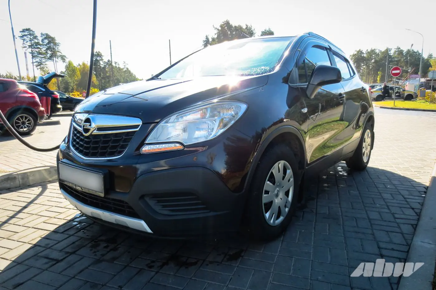 Opel_Mokka_спереди_слева