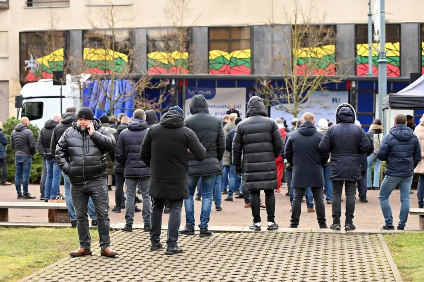 В Литве перевозчики, которые не могут вернуть фуры из Беларуси, провели акции протеста