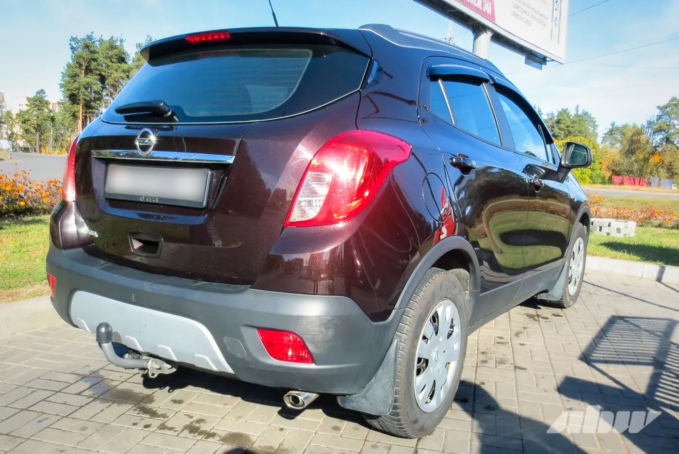 Opel_Mokka_сзади_справа