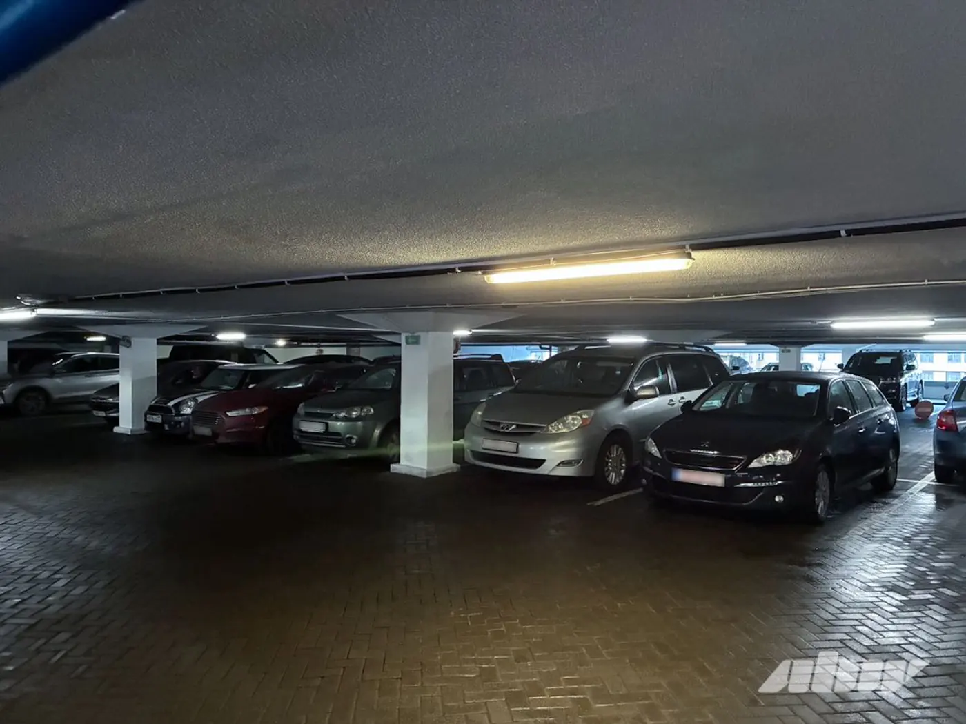 «Отдельный вид искусства»: эти минские паркинги вызывают трудности у водителей