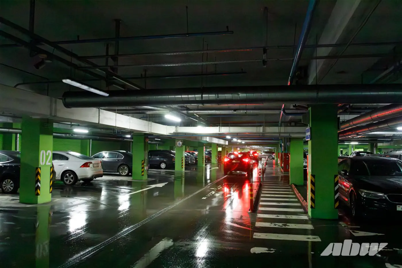 «Отдельный вид искусства»: эти минские паркинги вызывают трудности у водителей