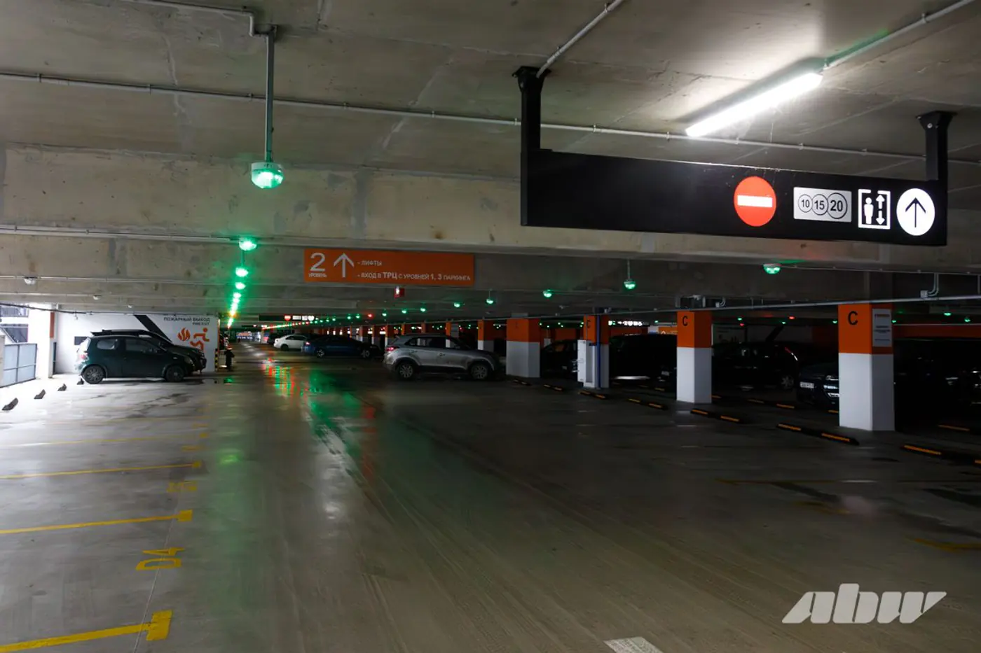 «Отдельный вид искусства»: эти минские паркинги вызывают трудности у водителей