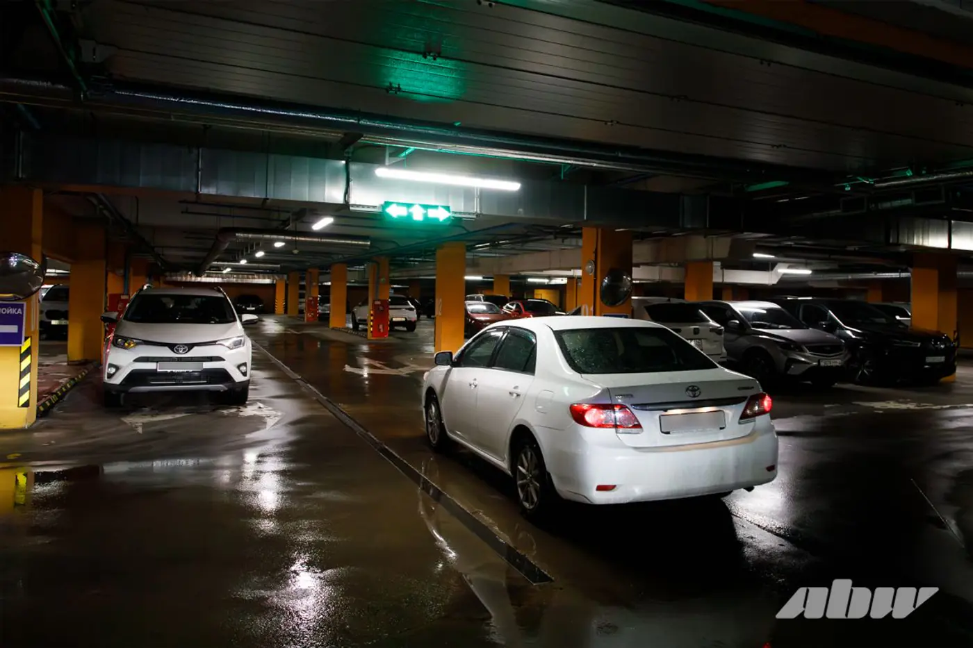 «Отдельный вид искусства»: эти минские паркинги вызывают трудности у водителей