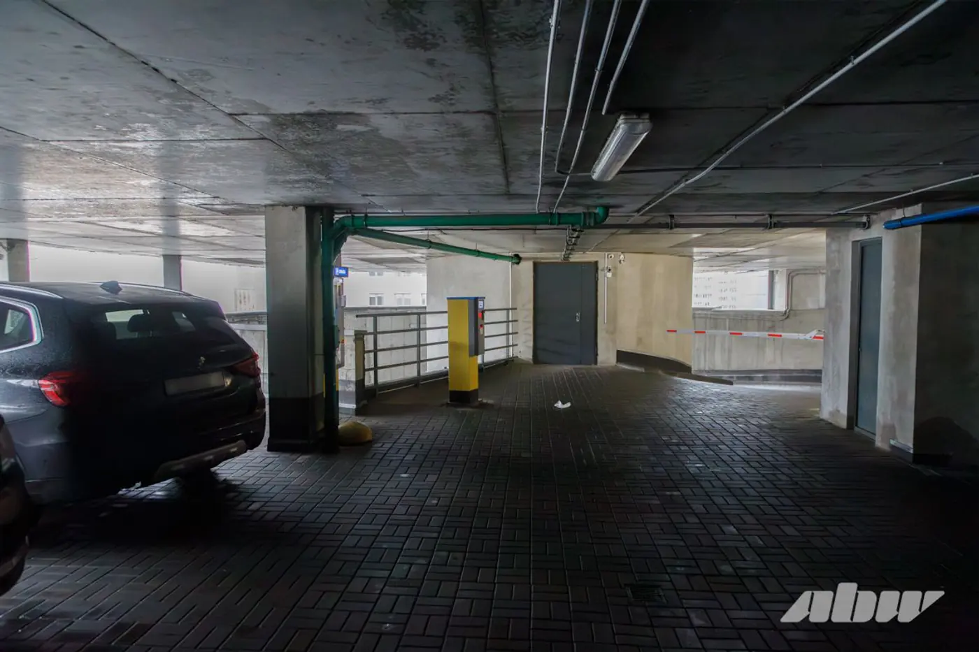 «Отдельный вид искусства»: эти минские паркинги вызывают трудности у водителей