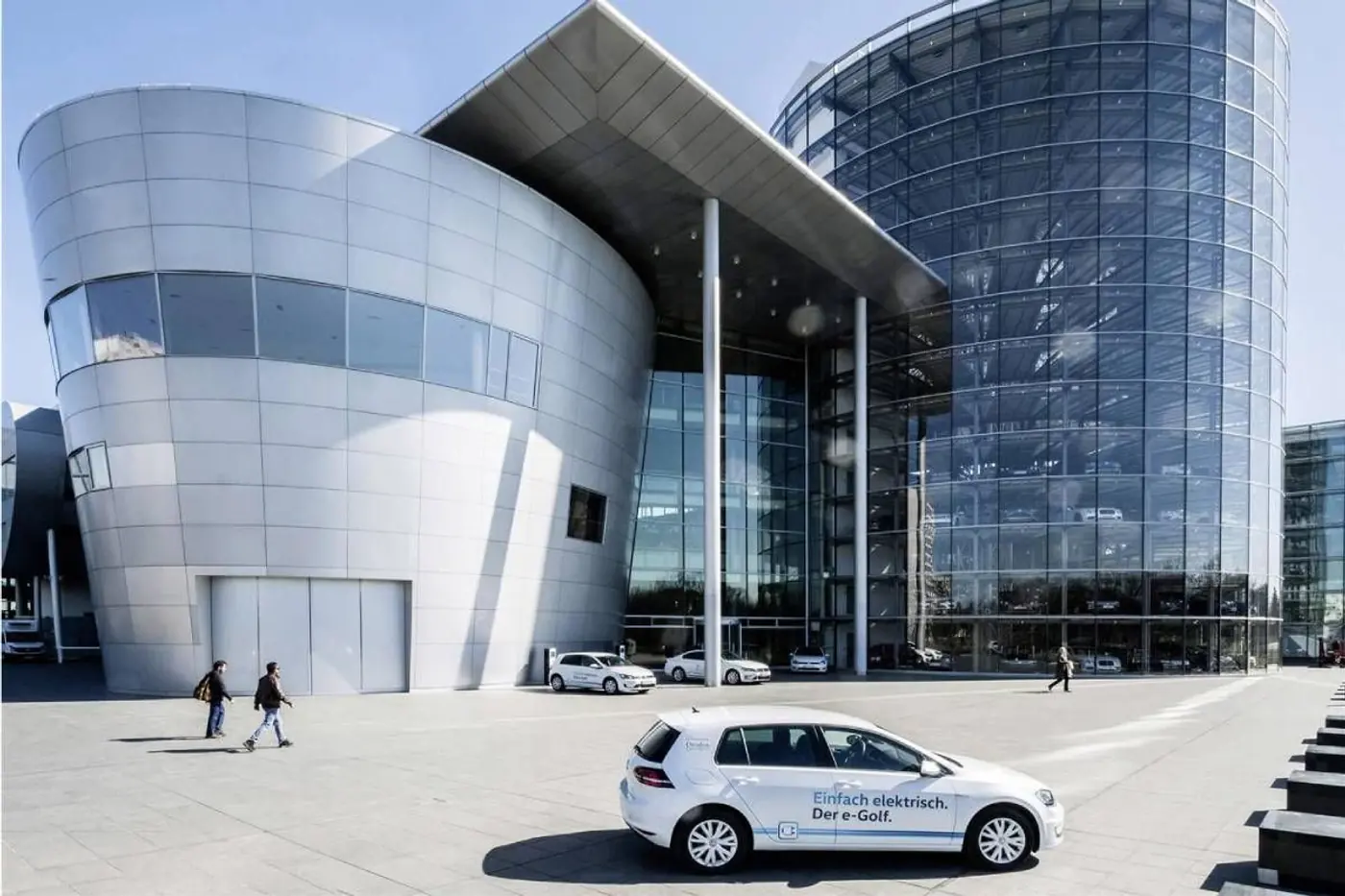 Уходит эпоха: Volkswagen закроет стеклянную мануфактуру в Дрездене
