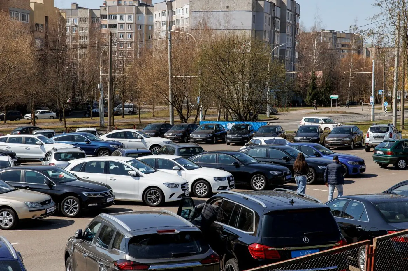 Время делать подарки: большая распродажа склада авто со скидками до 40% в «Атлант-М Автомобили с пробегом»
