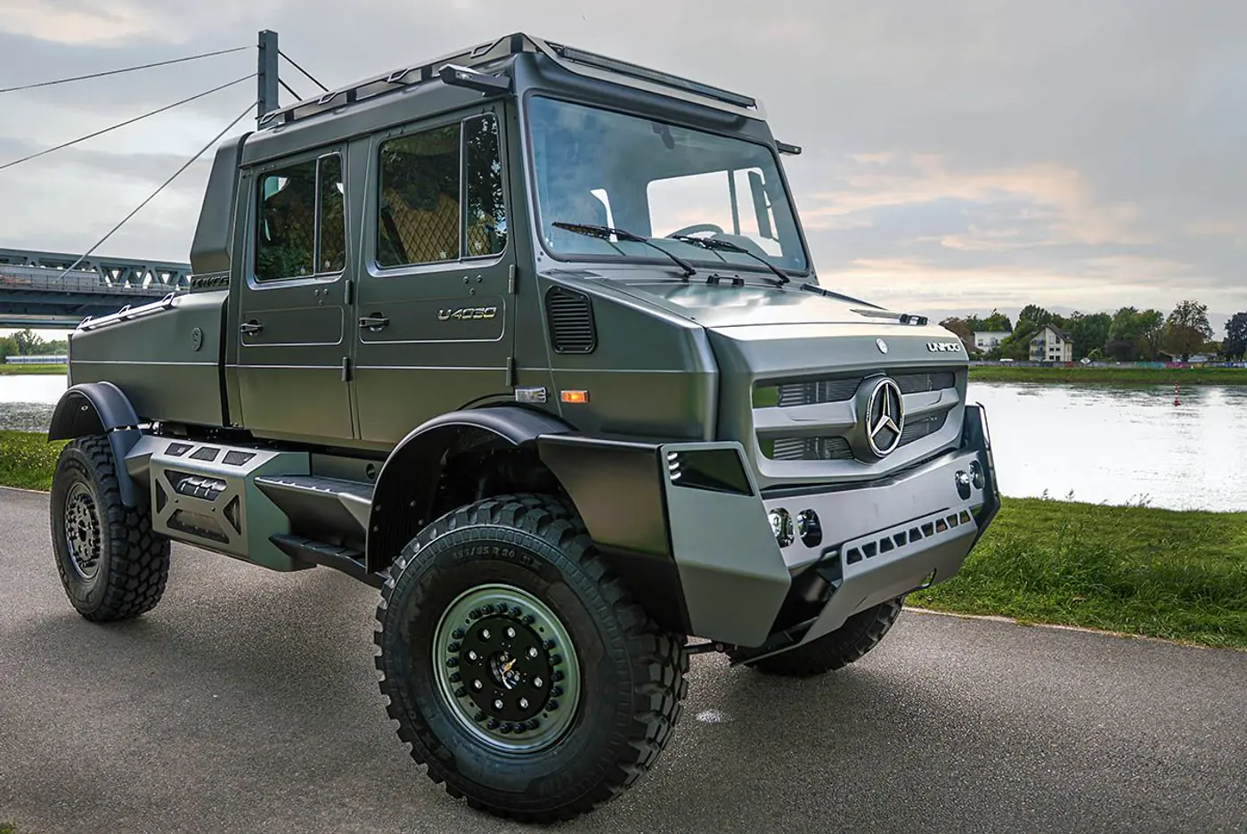 Mercedes-Benz представила шоу-трак Unimog в стиле «Люкс»