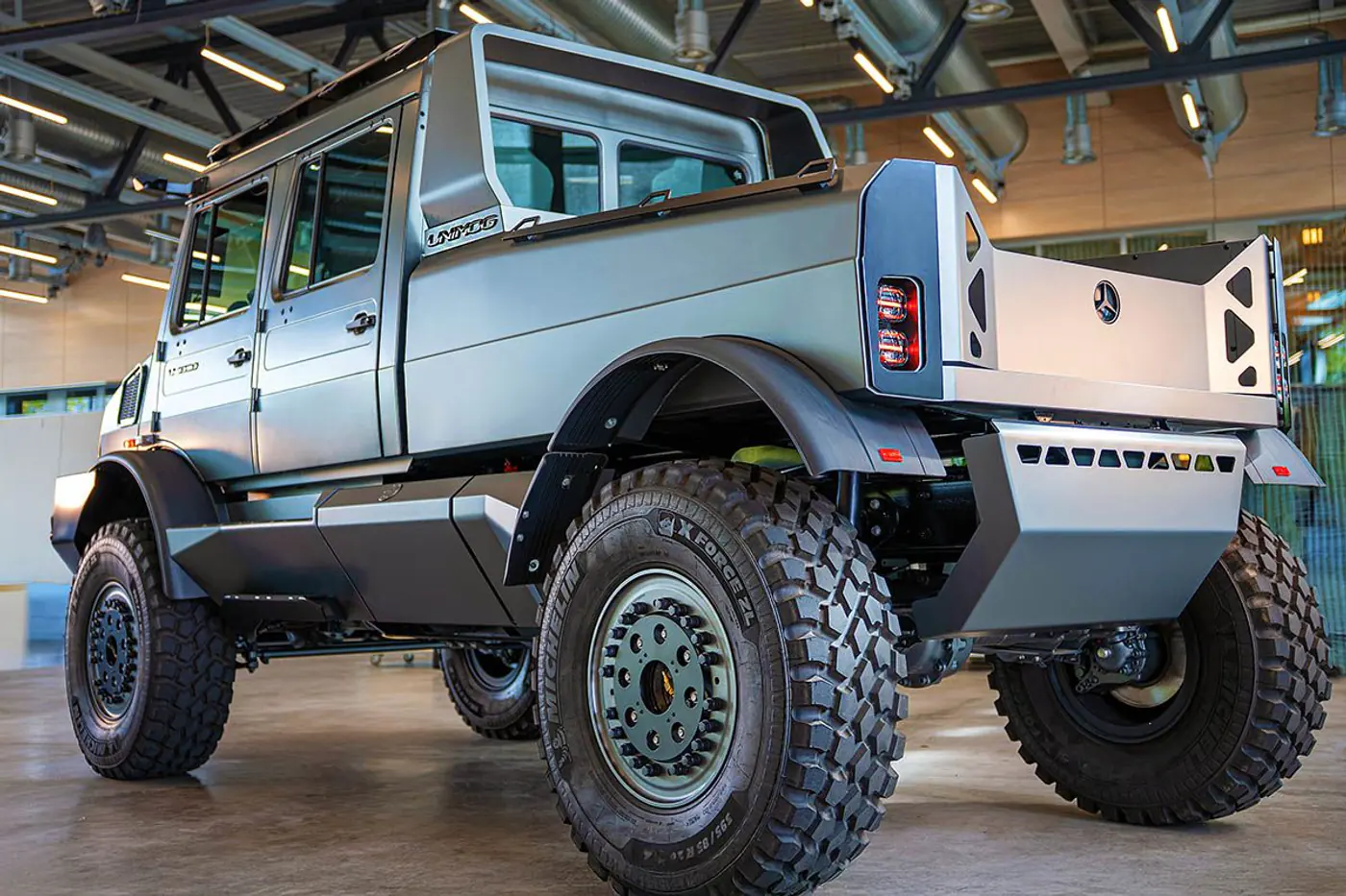 Mercedes-Benz представила шоу-трак Unimog в стиле «Люкс»