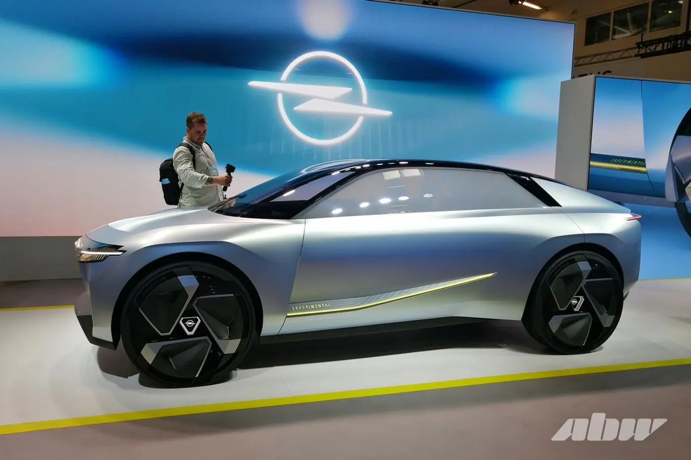 Нескучные Opel: вспоминаем самые смелые концепты марки