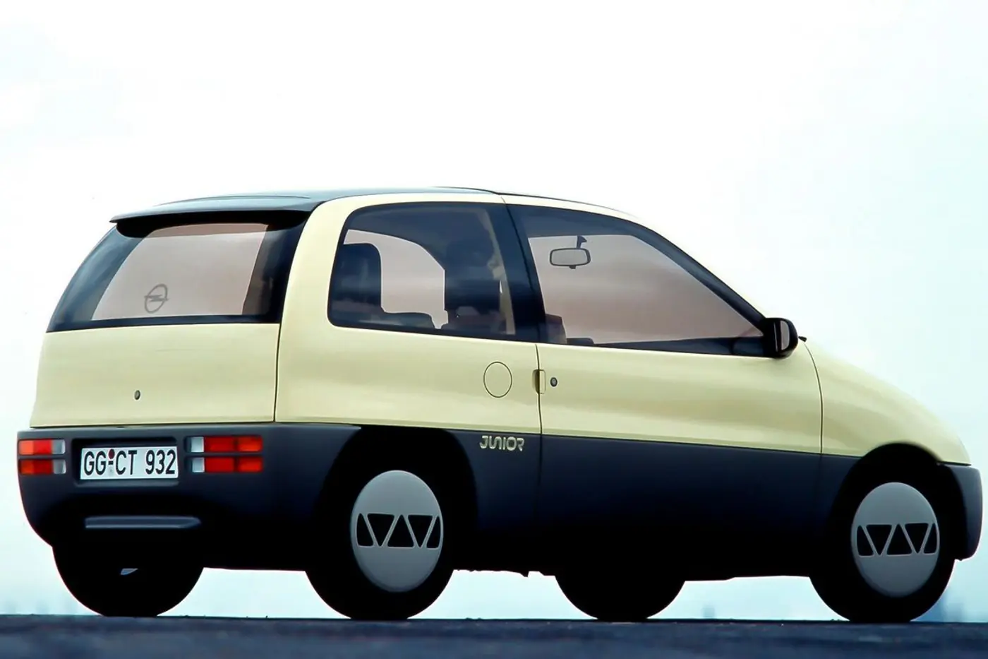 Нескучные Opel: вспоминаем самые смелые концепты марки