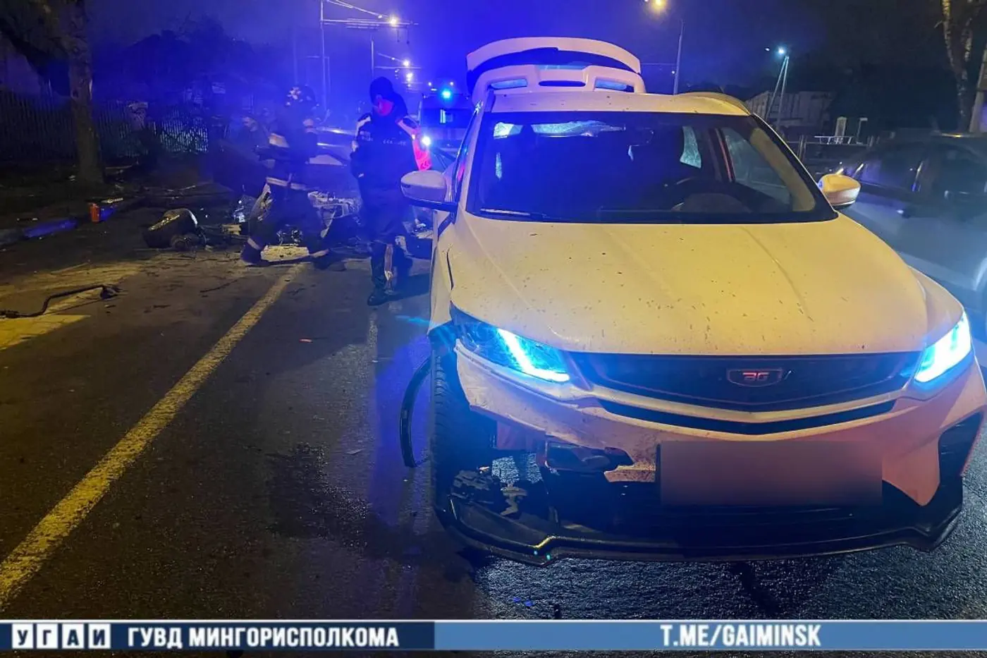 Авария на Орловской: BMW c 18-летним водителем врезался в дерево и BELGEE