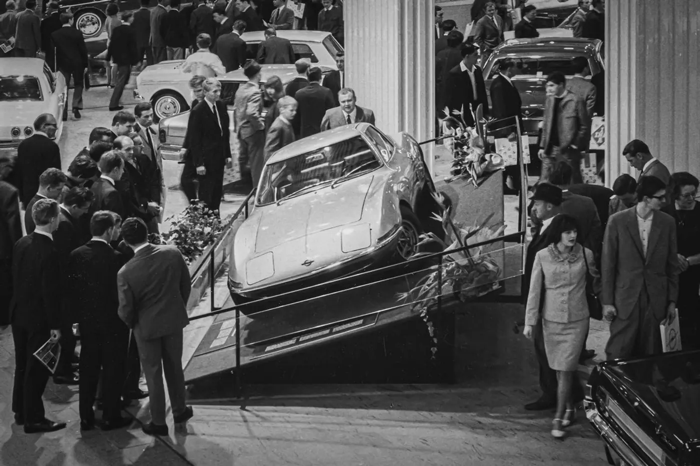 Нескучные Opel: вспоминаем самые смелые концепты марки