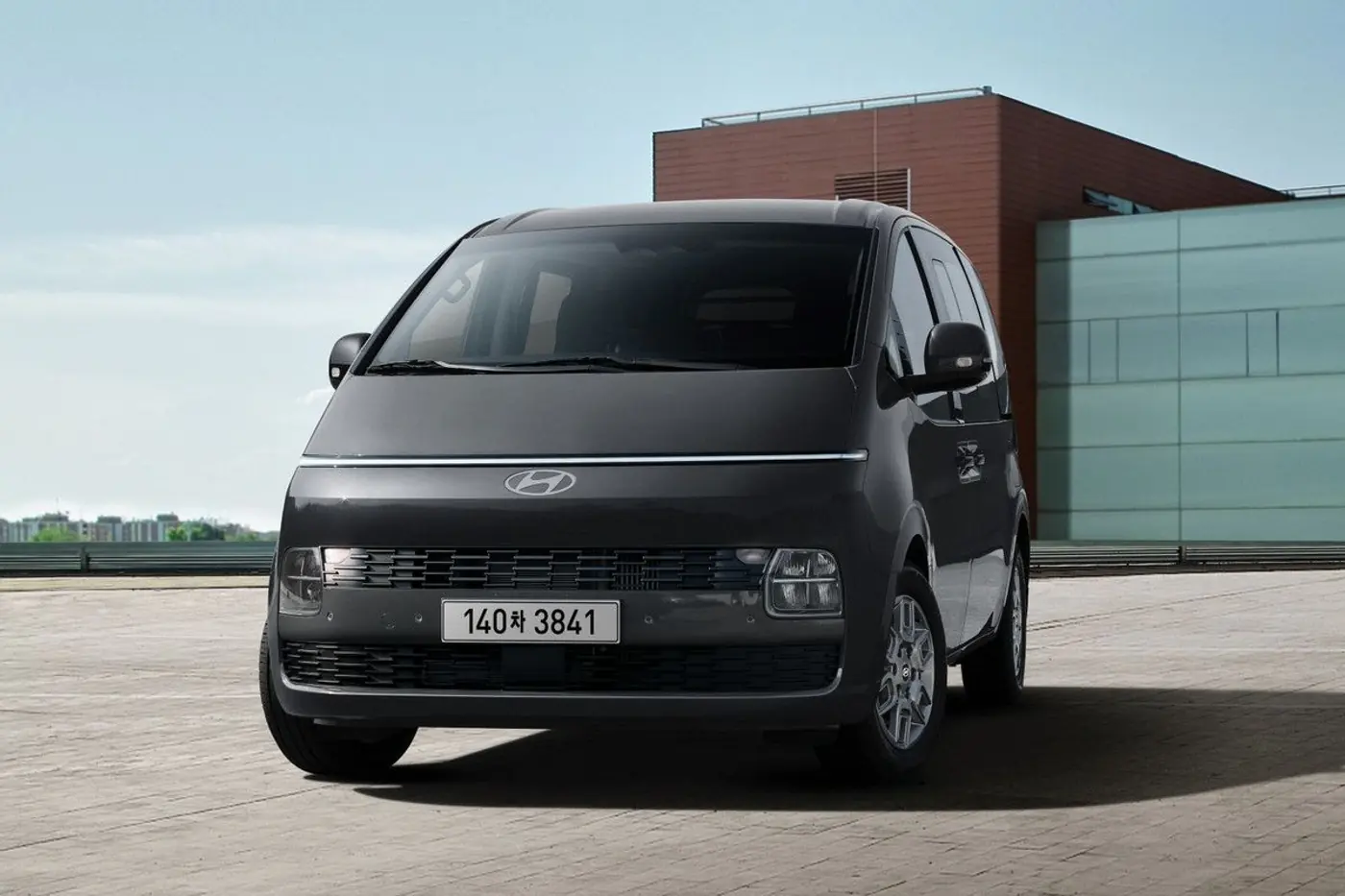 Минивэн Hyundai Staria обновился и получил улучшенный салон