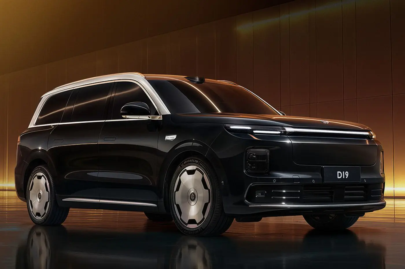 Большой кроссовер Leapmotor D19: раскрыты интерьер и новые подробности