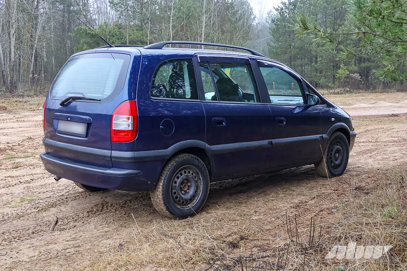 «Сложил задний ряд – и в нее полквартиры влезло»: мнение владельца Opel Zafira