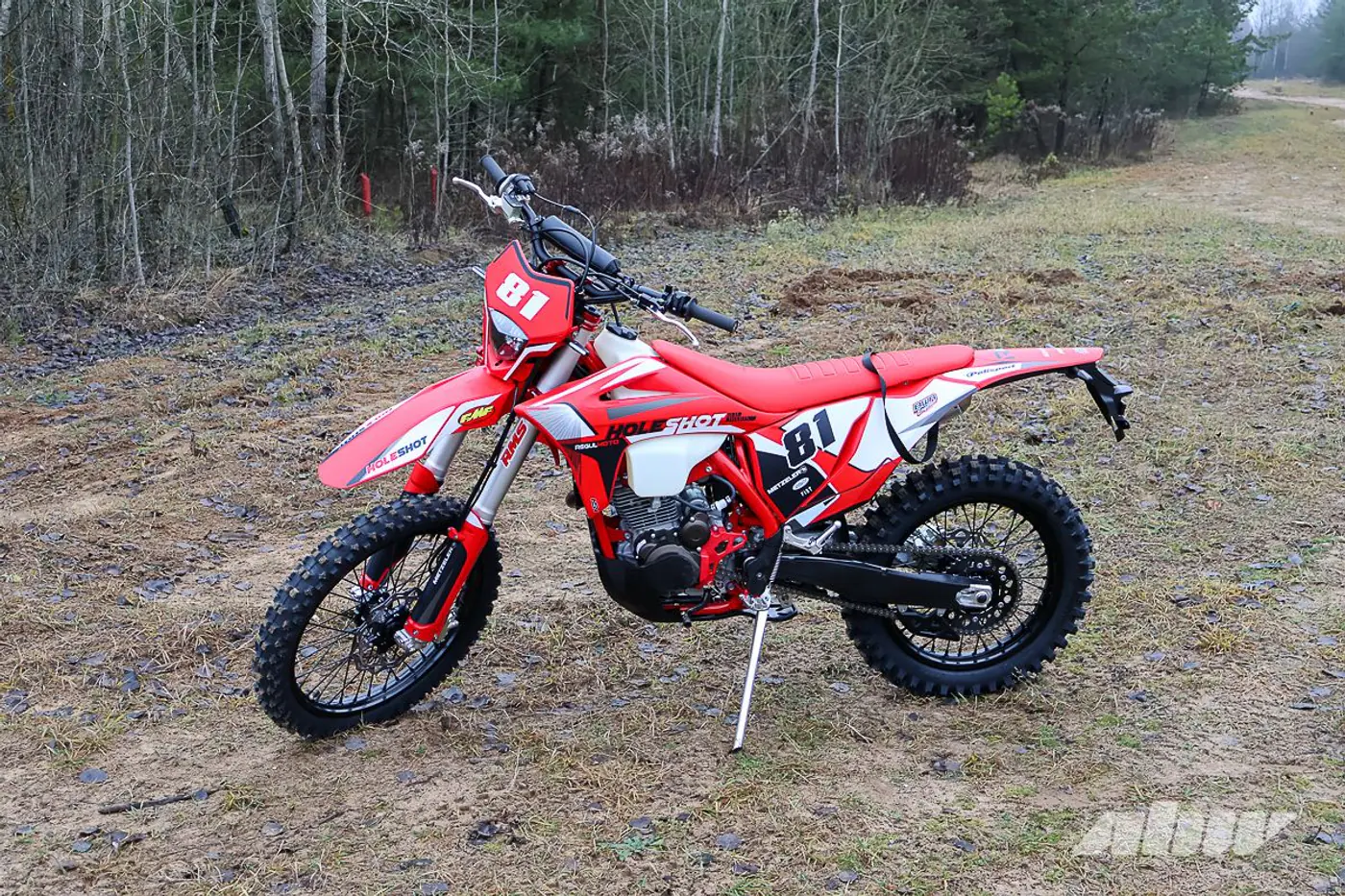 «Валит будь здоров»: тест эндуро-мотоцикла Regulmoto Holeshot Red Edition