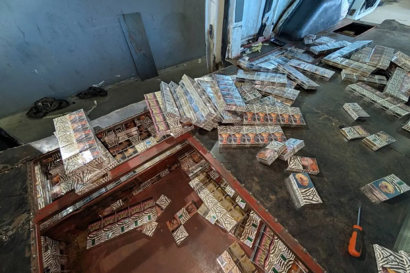 В «Шальчининкай» приехал нашпигованный сигаретами микроавтобус