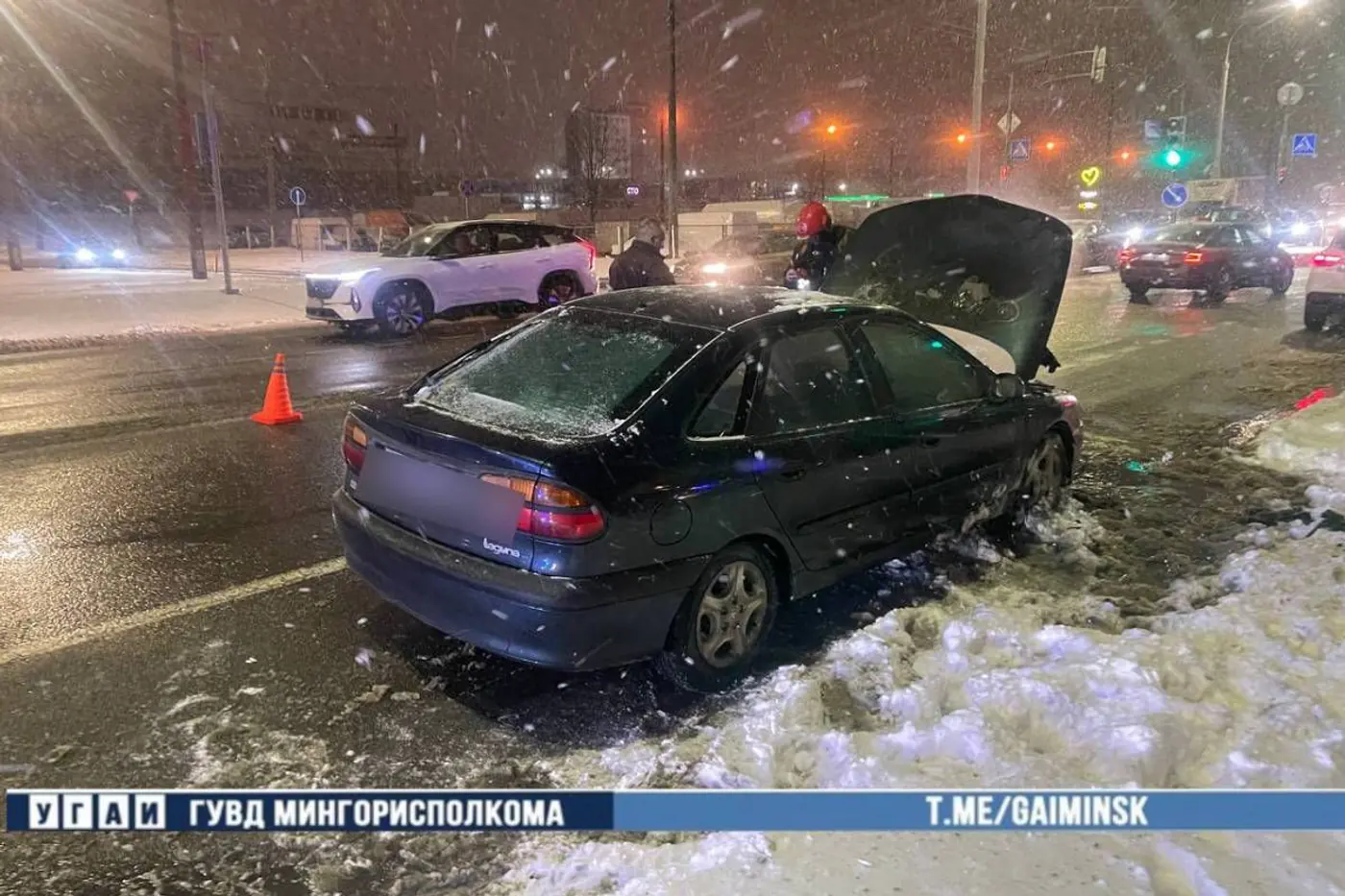 В Минске автомобиль загорелся прямо на проезжей части