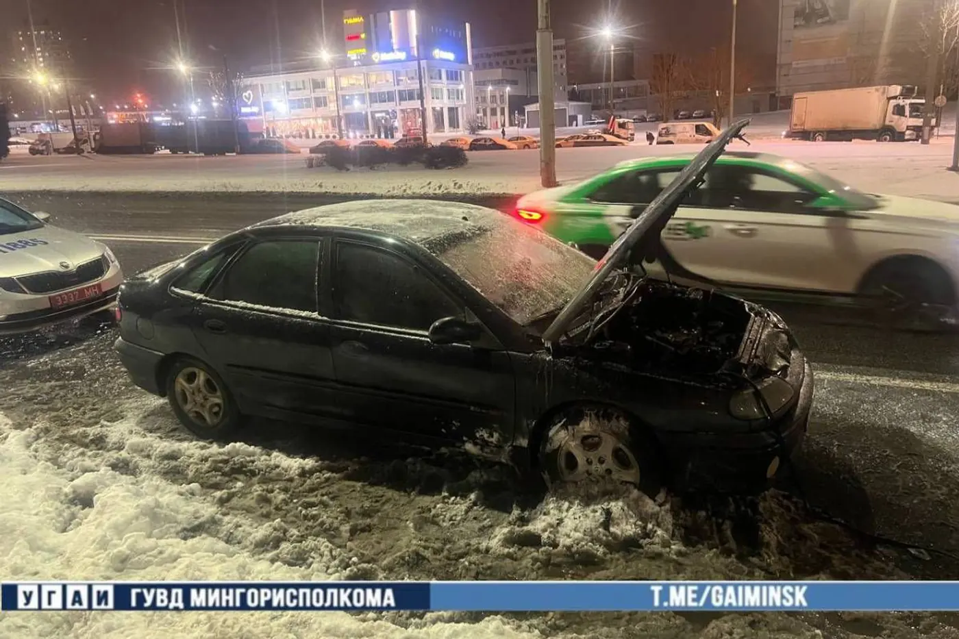 В Минске автомобиль загорелся прямо на проезжей части