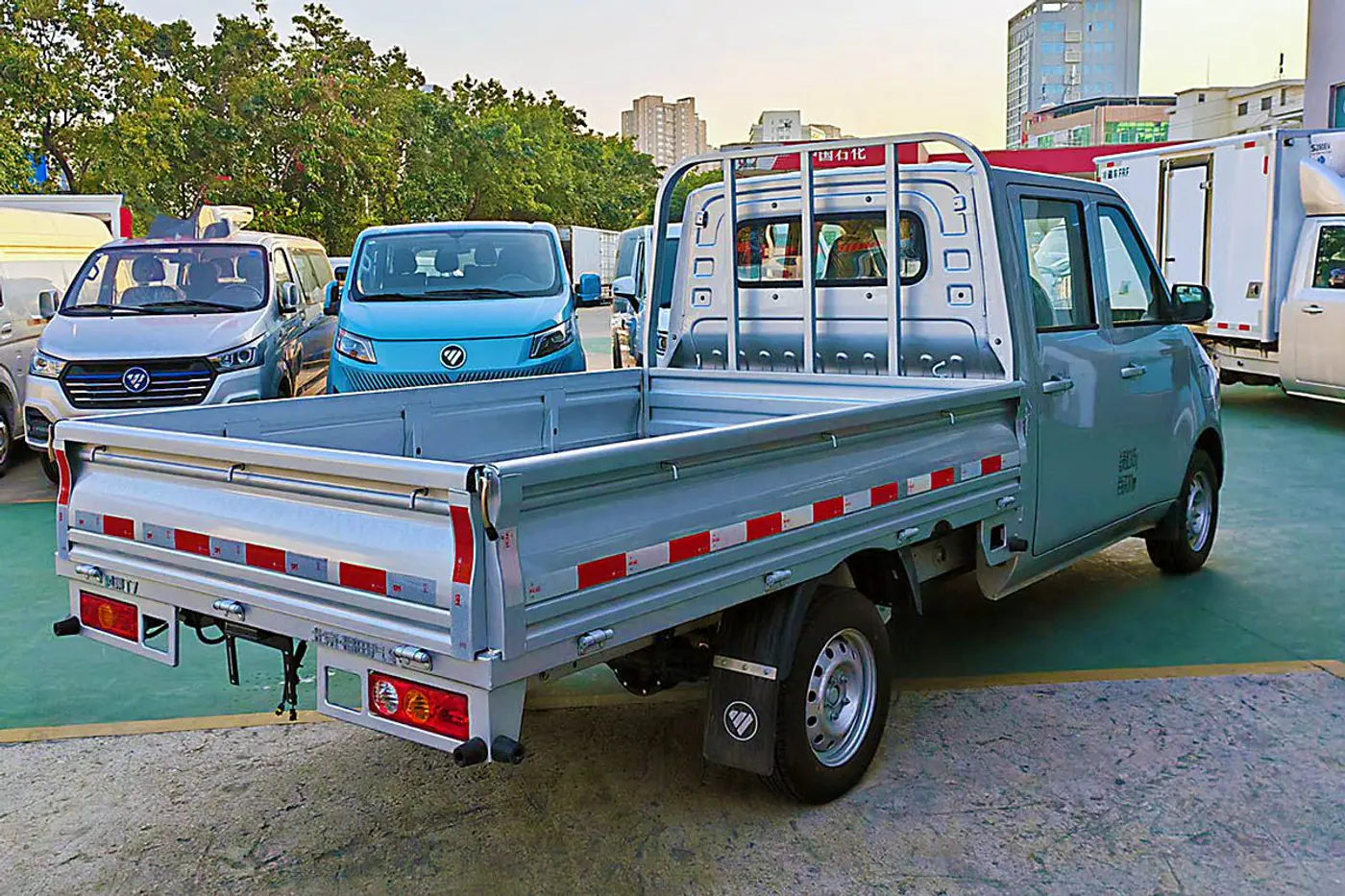Foton представил компактный электрогрузовик Tuoyano T7