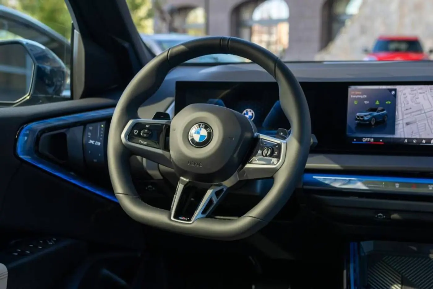 BMW отзовет кроссоверы X3 из-за глюков руля: видео