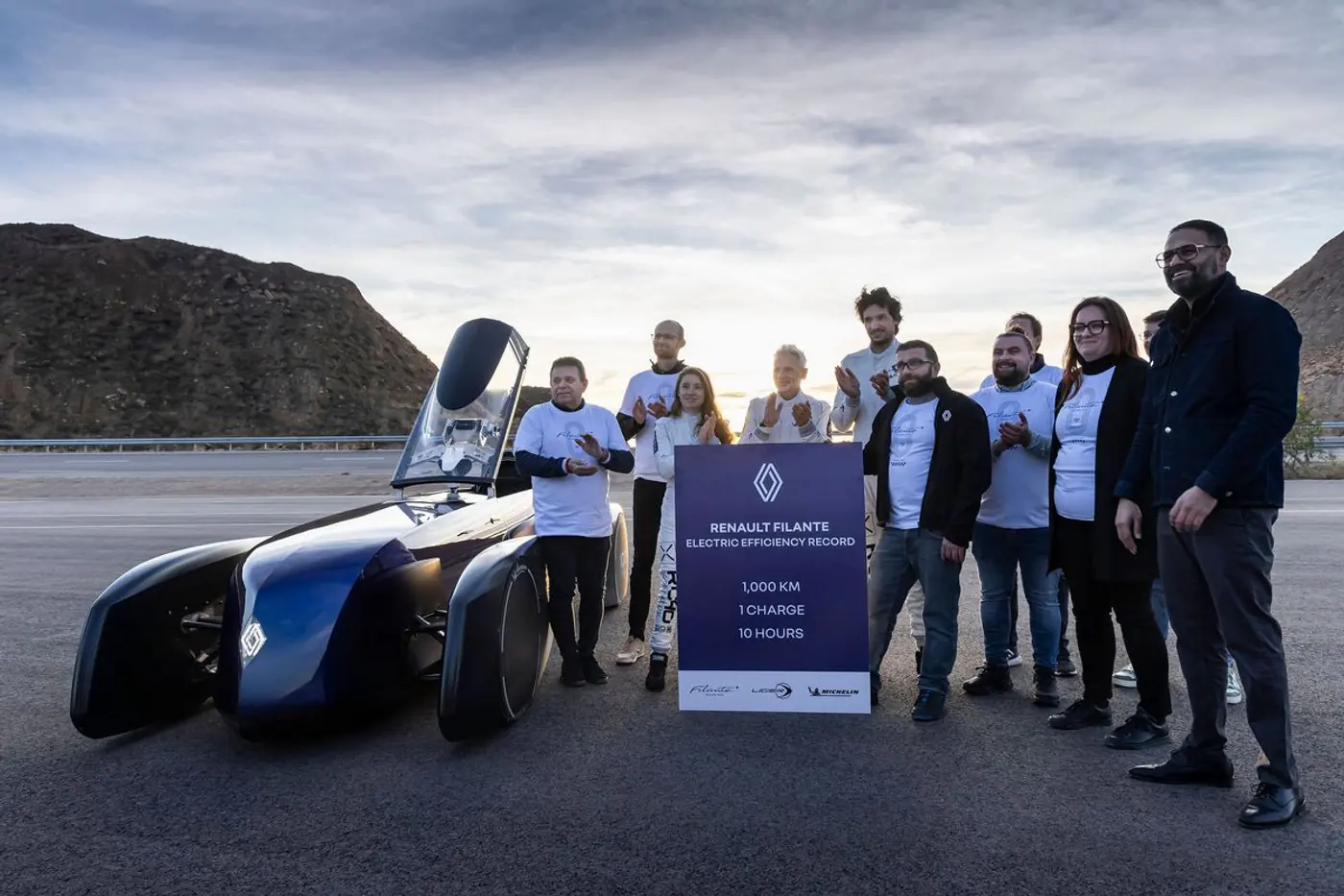 Флагманский кроссовер Renault Filante: совместная разработка с Geely