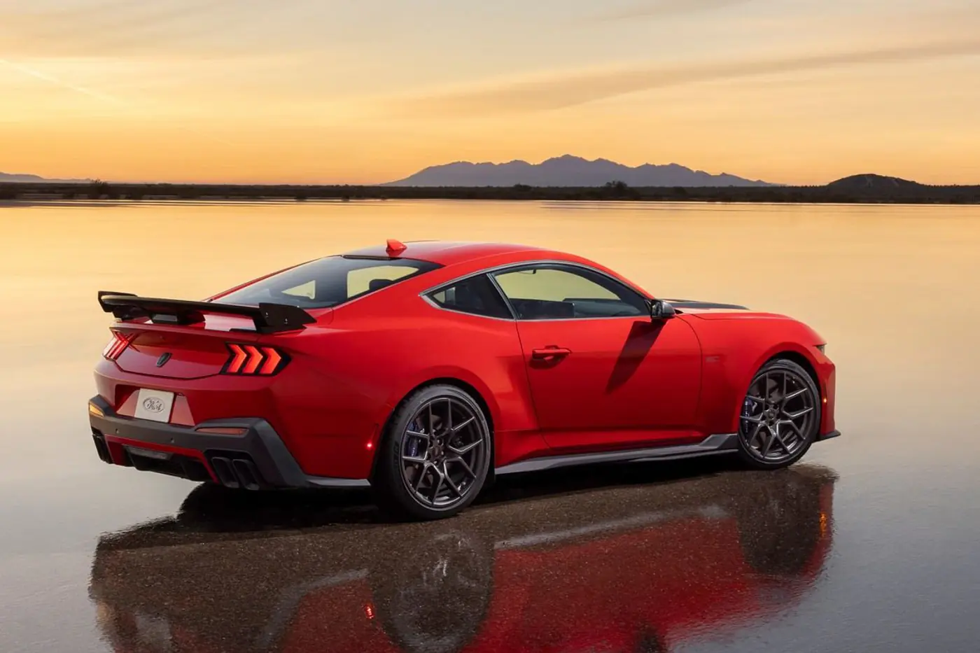 Ford представил новые версии Mustang и Bronco