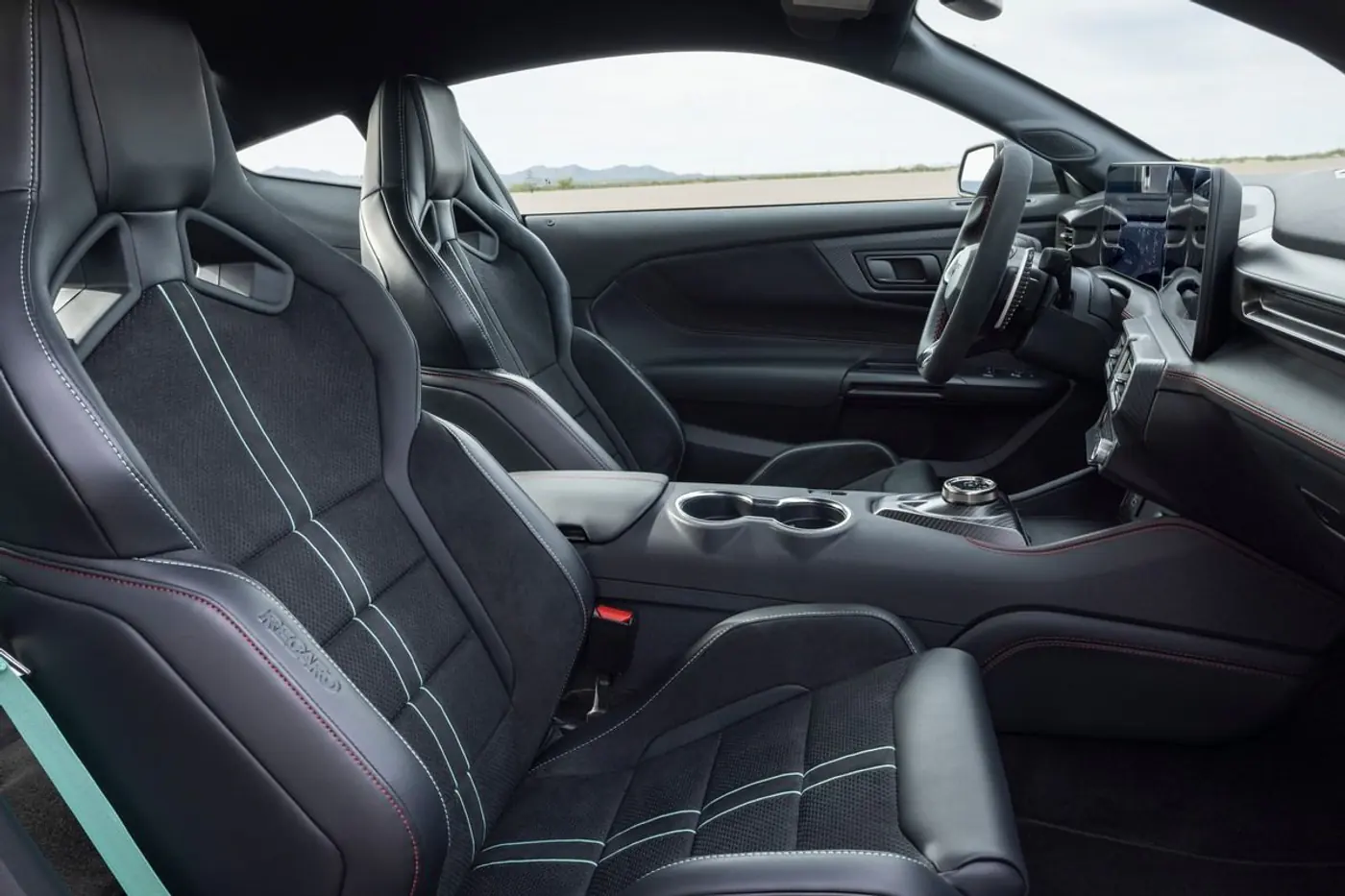 Ford представил новые версии Mustang и Bronco