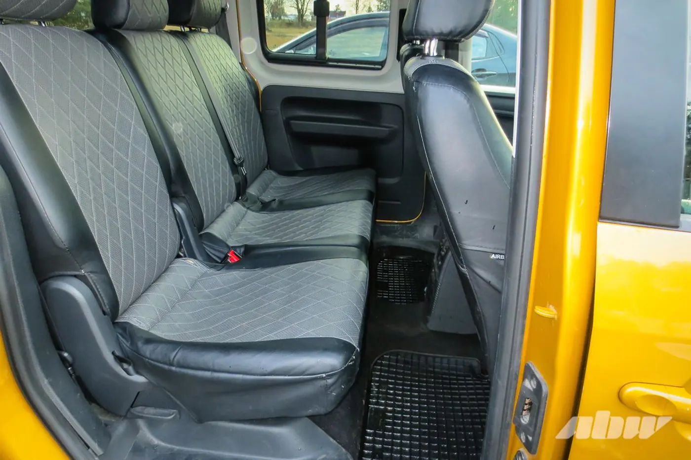 VW_Caddy_заднее_сиденье