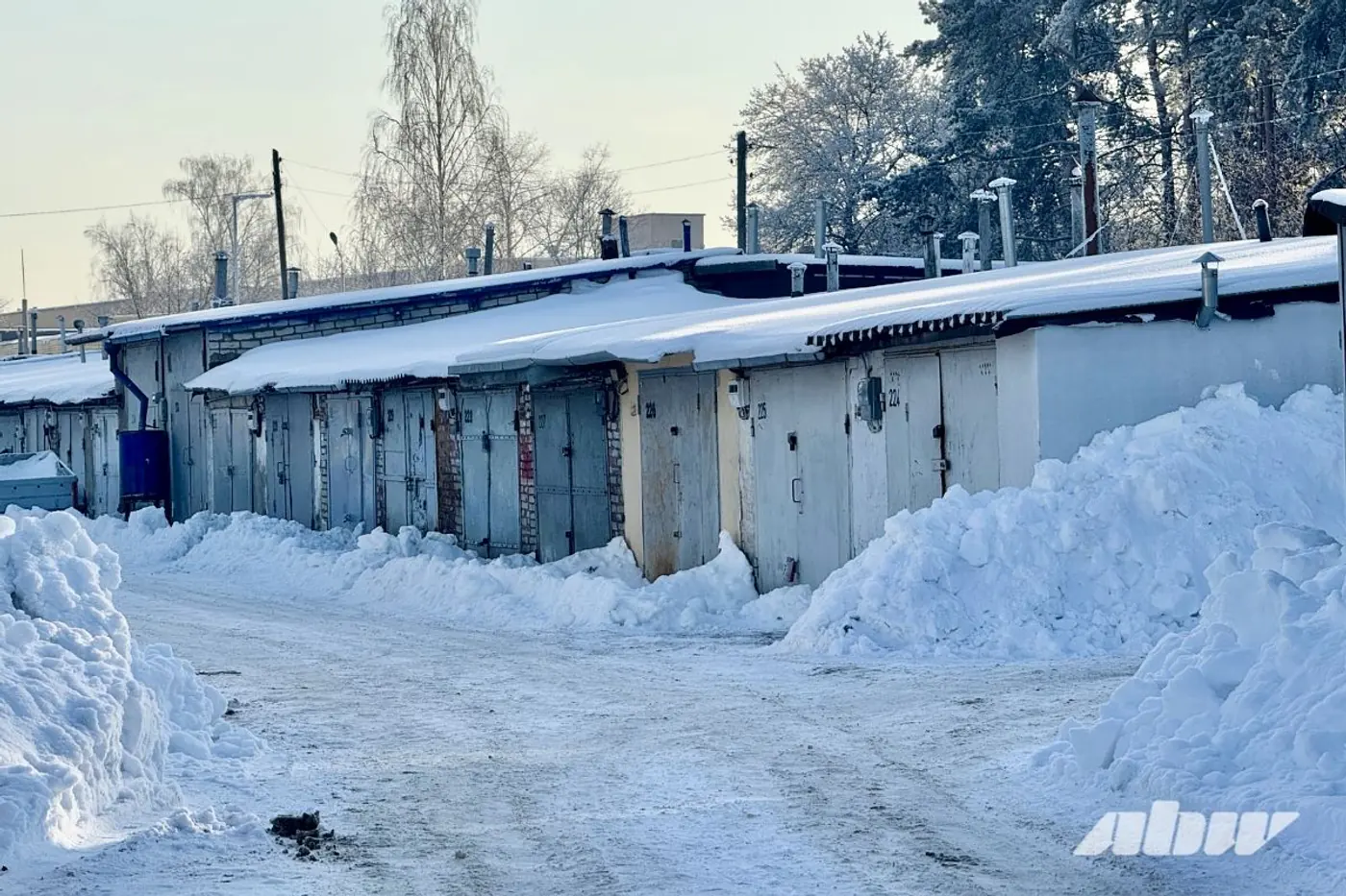 «Люди годами не пользуются, но и не продают»: председатель кооператива о ситуации с гаражами