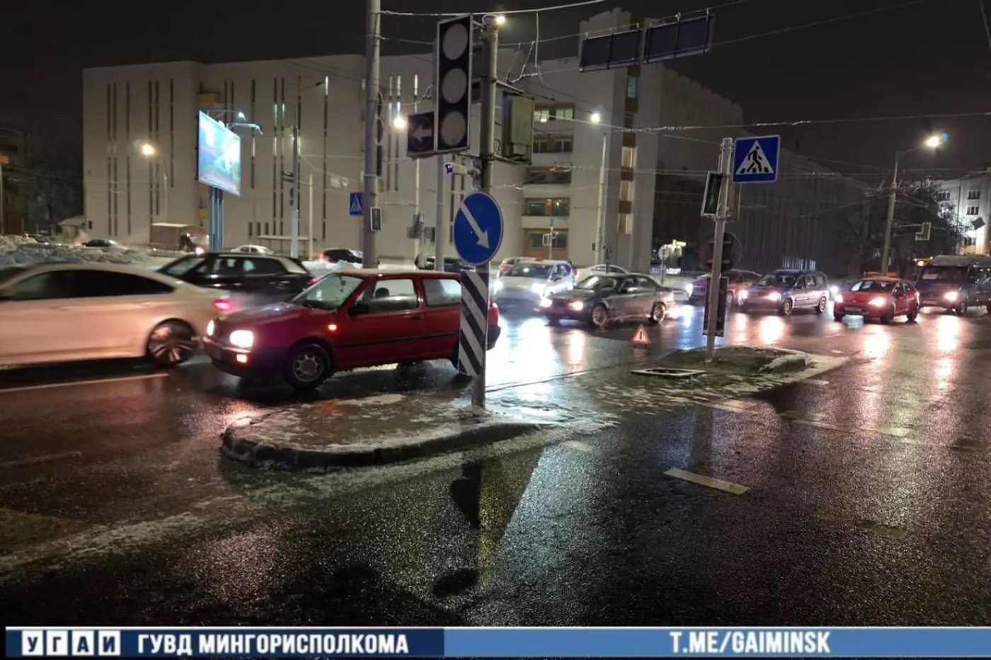 На улице Кальварийской водитель сбил пешехода на переходе: видео