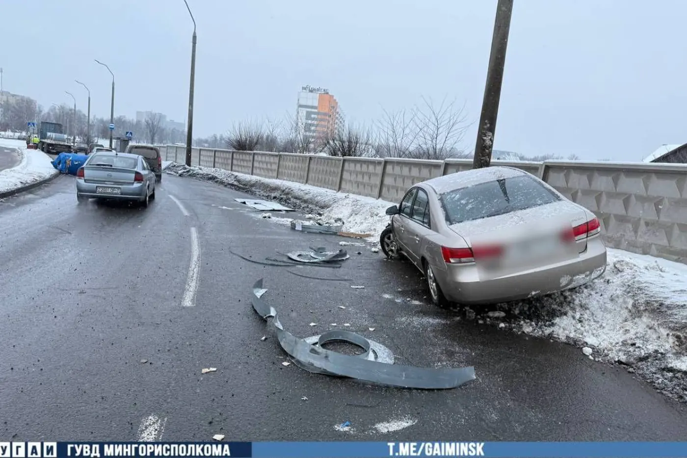 Упавший на проезжую часть груз стал причиной ДТП в Минске